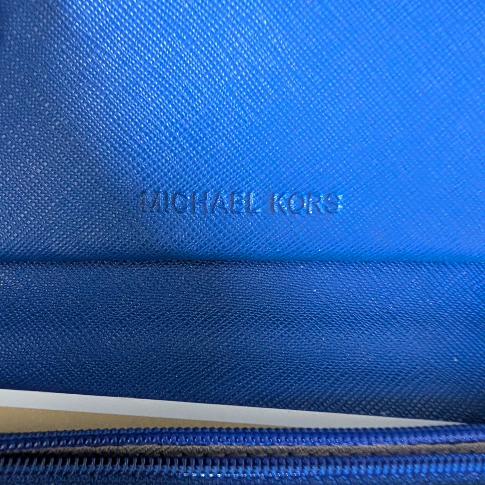NWT Electric Blue Michael Kors Saffiano Wristlet - Picture 8 of 9